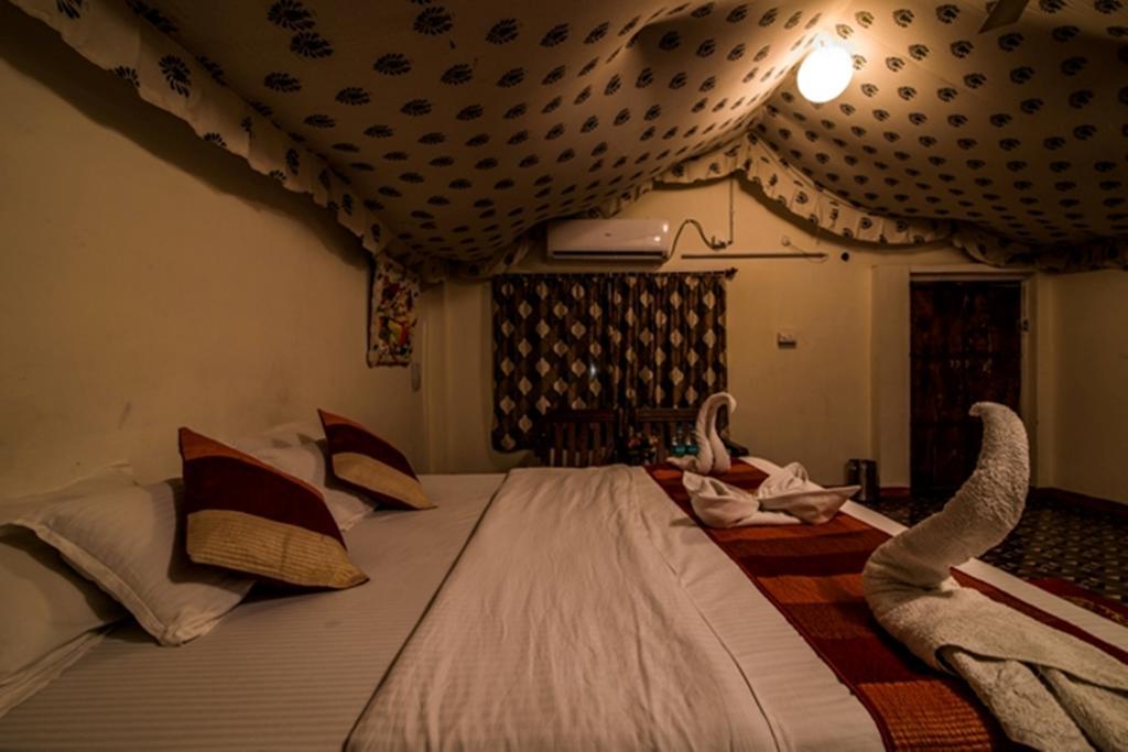 פושקאר The Narayan Resort Farm Stay מראה חיצוני תמונה
