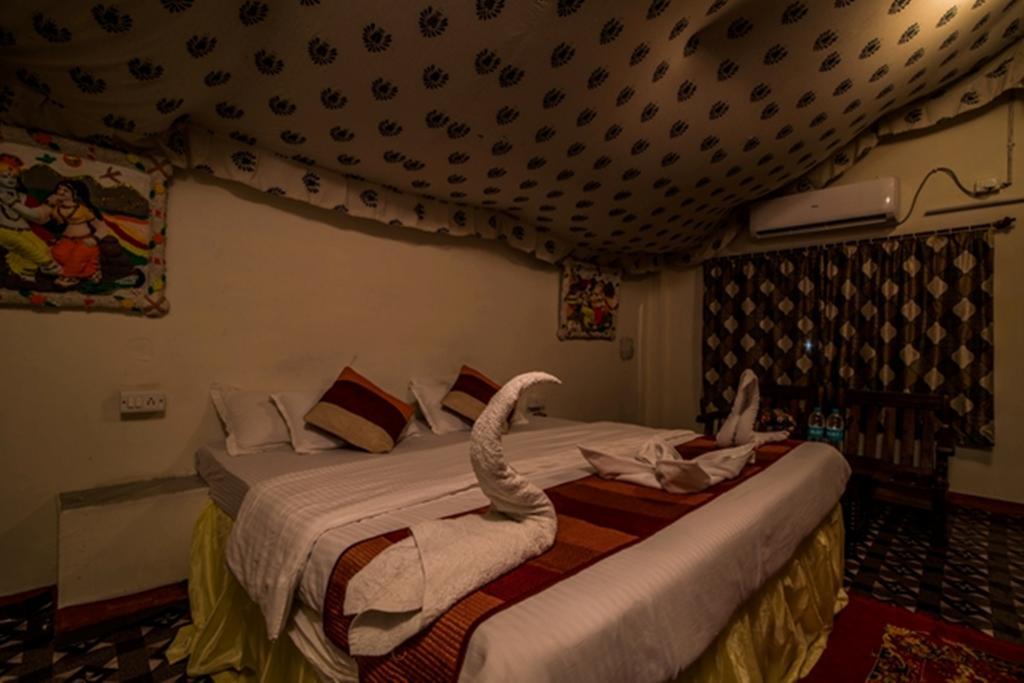 פושקאר The Narayan Resort Farm Stay מראה חיצוני תמונה