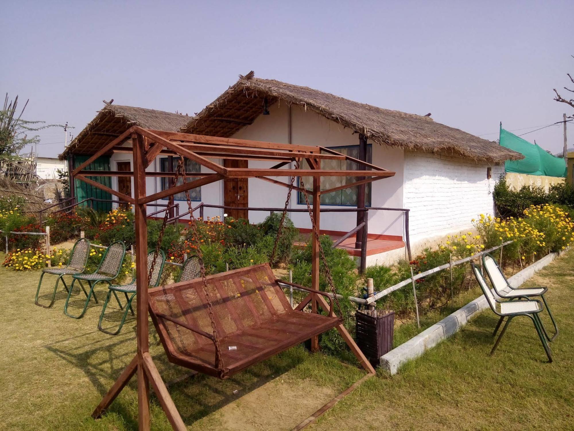 פושקאר The Narayan Resort Farm Stay מראה חיצוני תמונה